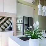 Panoramic View -3bedrs+3baths+ Balconies+ac 아파트 *
