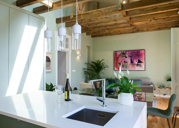 Panoramic View -3bedrs+3baths+ Balconies+ac